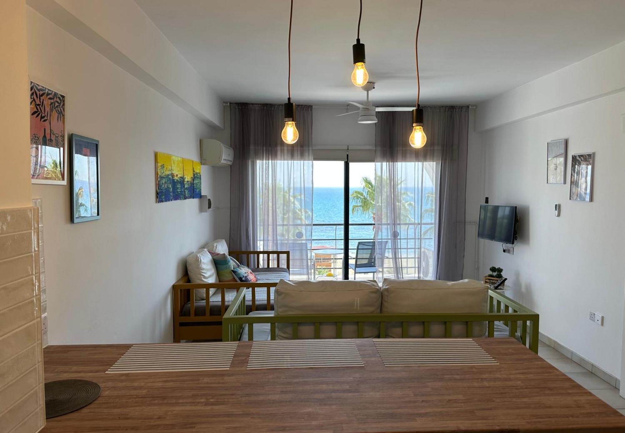 Krasas Beach ลาร์นาคา ภายนอก รูปภาพ